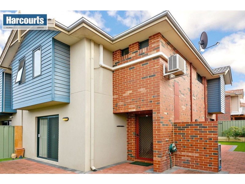 11/40 Hollins Bend, Madeley WA 6065