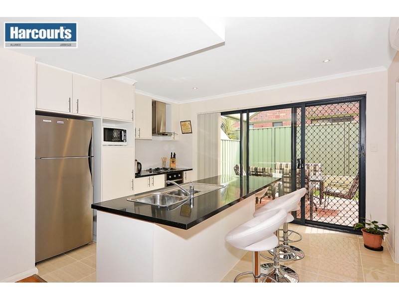 11/40 Hollins Bend, Madeley WA 6065