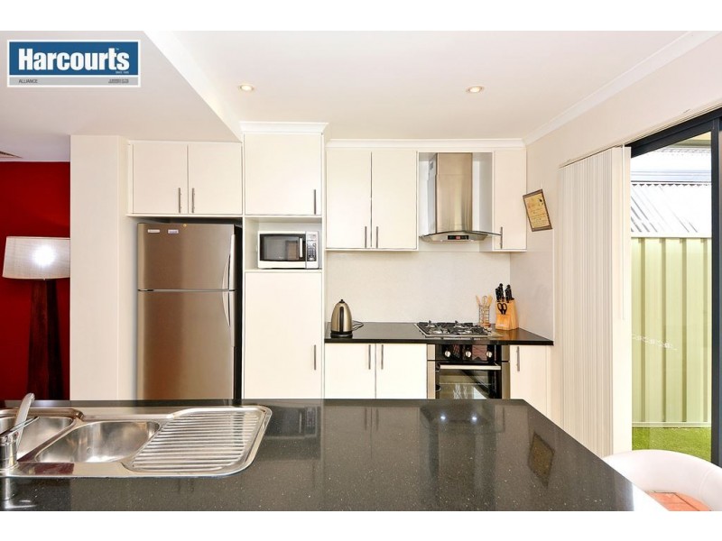 11/40 Hollins Bend, Madeley WA 6065