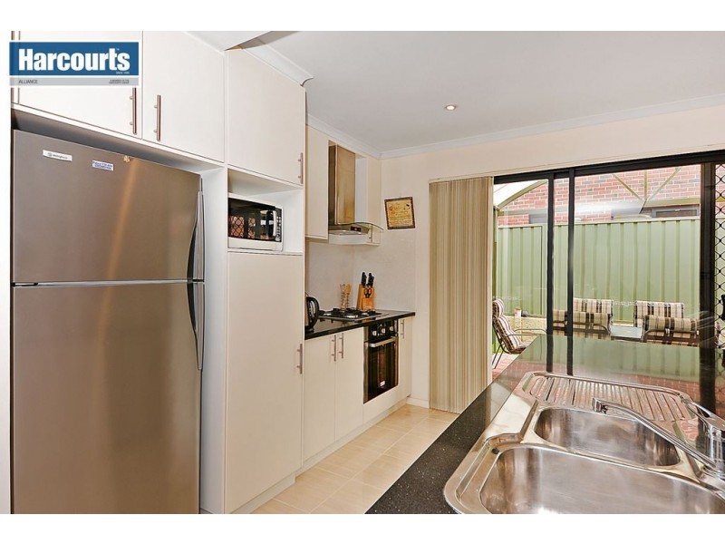 11/40 Hollins Bend, Madeley WA 6065