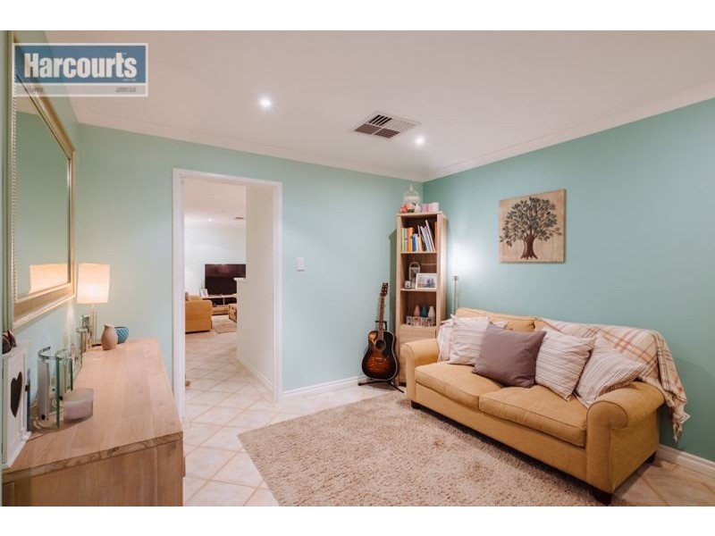 14 Tableland Way, Carramar WA 6031