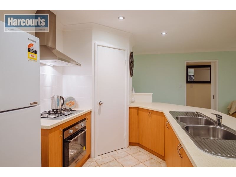 14 Tableland Way, Carramar WA 6031