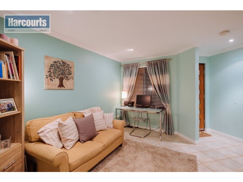14 Tableland Way, Carramar WA 6031