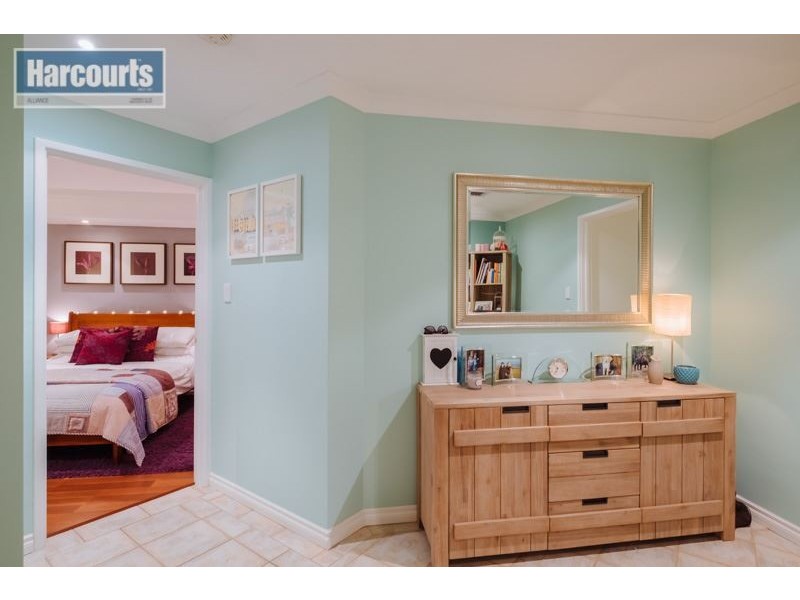 14 Tableland Way, Carramar WA 6031
