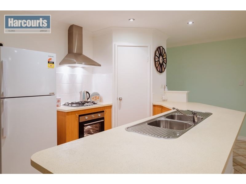 14 Tableland Way, Carramar WA 6031