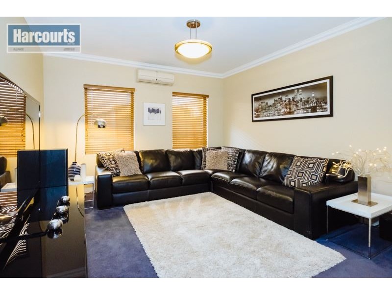 30 De Crillon Way, Currambine WA 6028