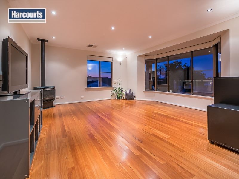 4 Simnia Place, Mullaloo WA 6027