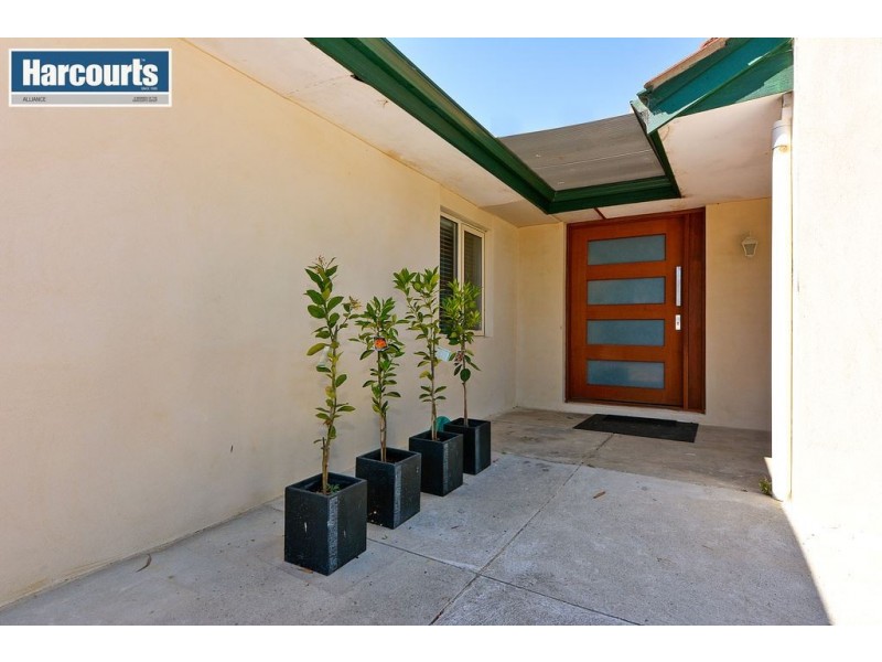 24 Neaves Road, Mariginiup WA 6078