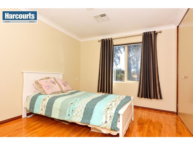 24 Neaves Road, Mariginiup WA 6078