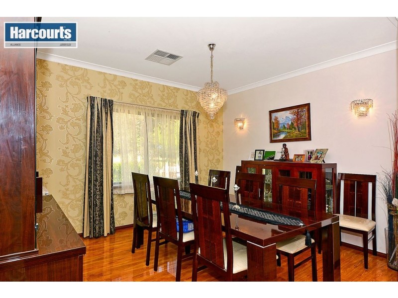 24 Neaves Road, Mariginiup WA 6078