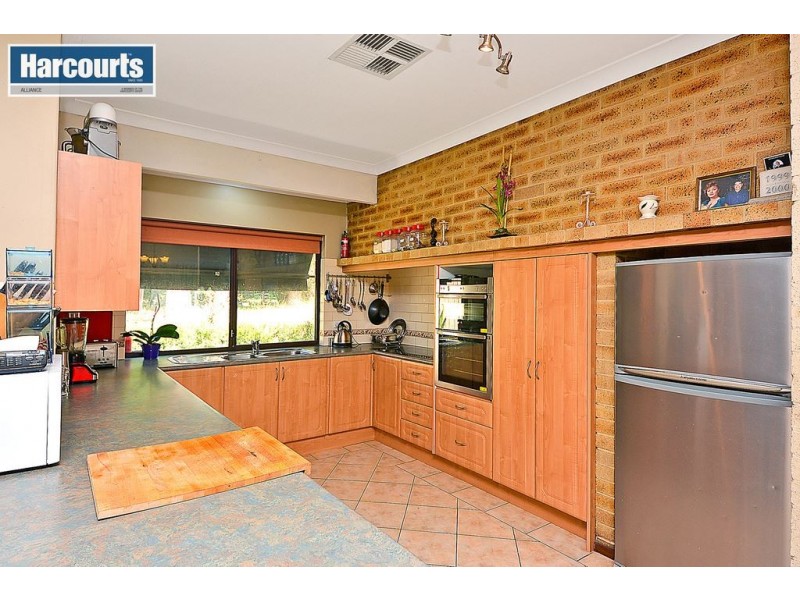 24 Neaves Road, Mariginiup WA 6078
