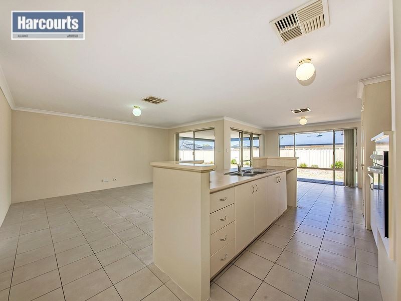 21 Merrivale Circle, Tapping WA 6065