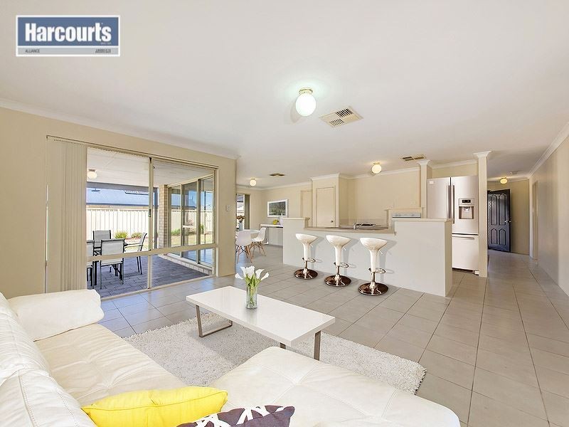 21 Merrivale Circle, Tapping WA 6065