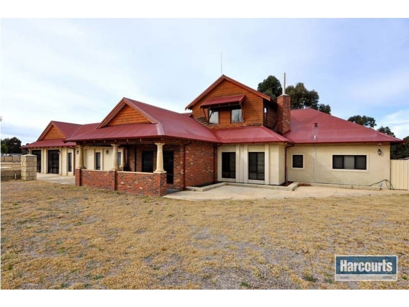 588 Neaves Road, Mariginiup WA 6078