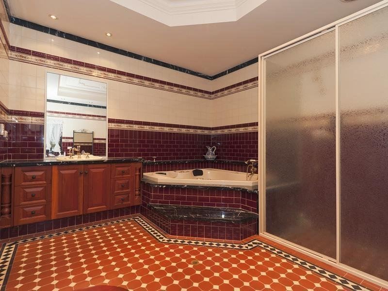 588 Neaves Road, Mariginiup WA 6078