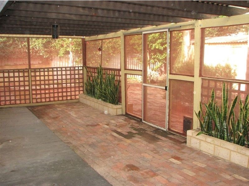 70 Manbari Crescent, Wanneroo WA 6065