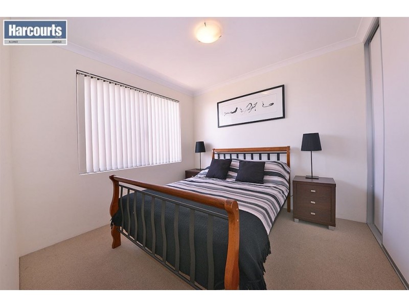 3/15 Crosthwait Circle, Tapping WA 6065