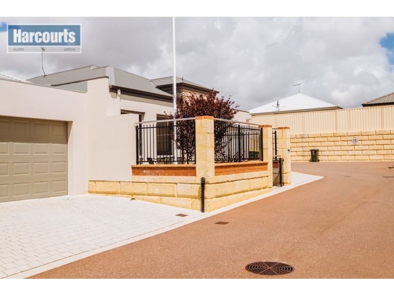 4/166 Kingsway Road, Darch WA 6065