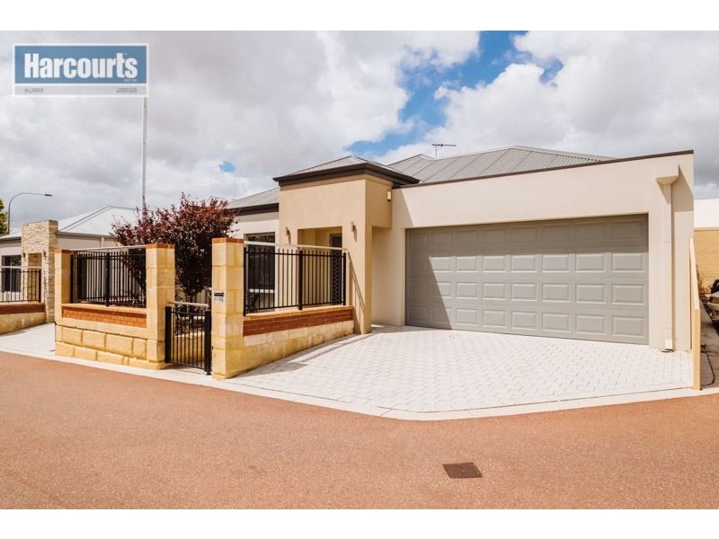 4/166 Kingsway Road, Darch WA 6065