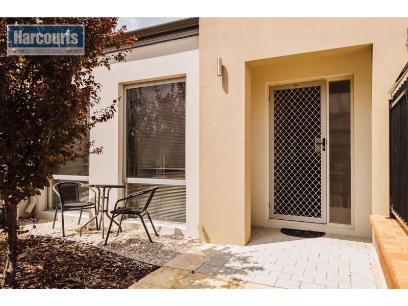 4/166 Kingsway Road, Darch WA 6065