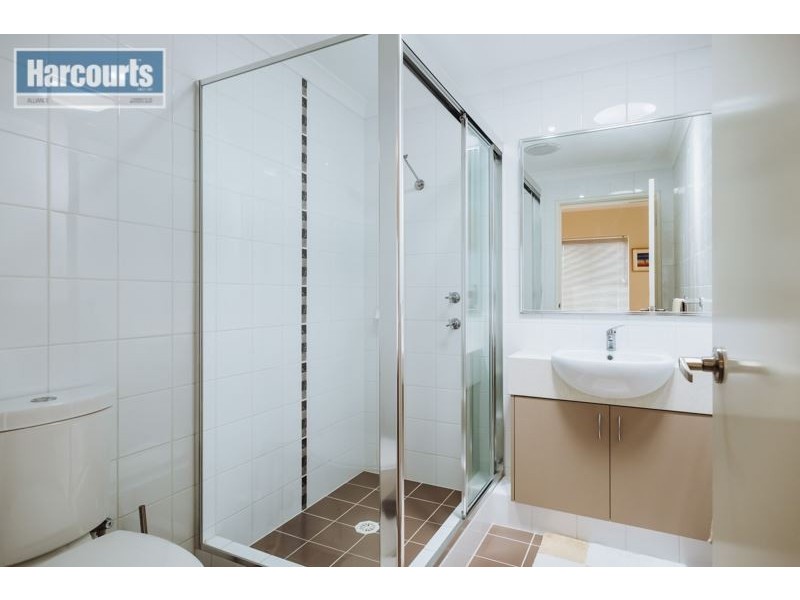 4/166 Kingsway Road, Darch WA 6065