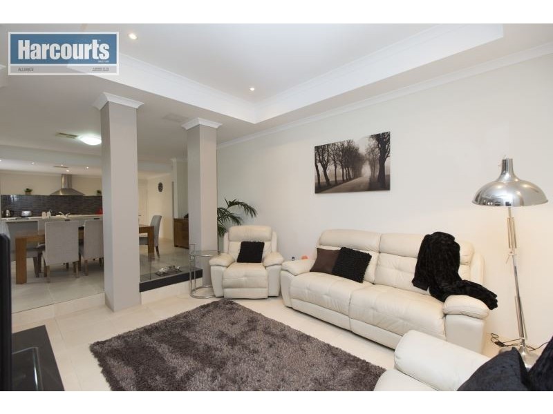 58 Mattingleys Approach, Burns Beach WA 6028