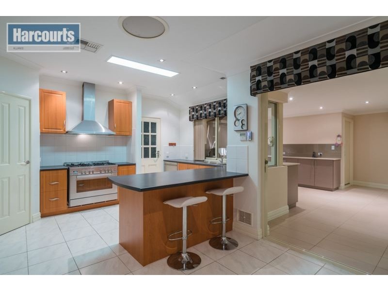 15 Raffles Court, Currambine WA 6028