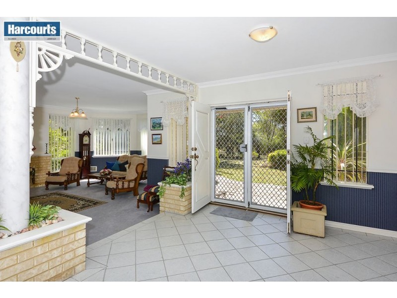 33 Greenhaven Glade, Carramar WA 6031