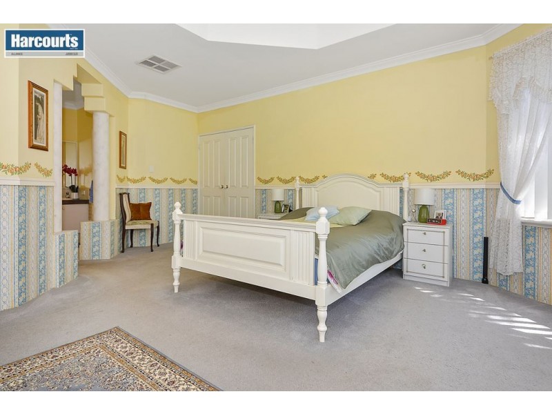 33 Greenhaven Glade, Carramar WA 6031