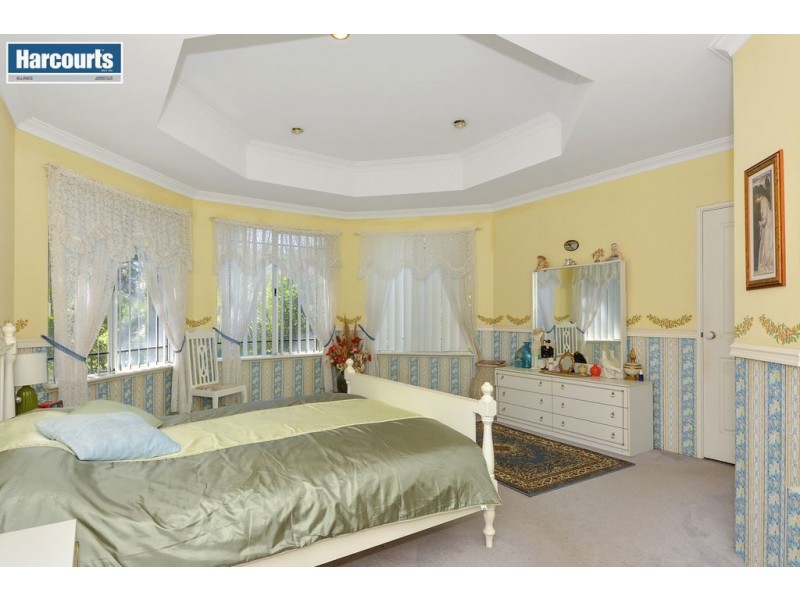 33 Greenhaven Glade, Carramar WA 6031