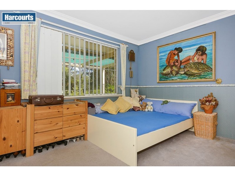 33 Greenhaven Glade, Carramar WA 6031