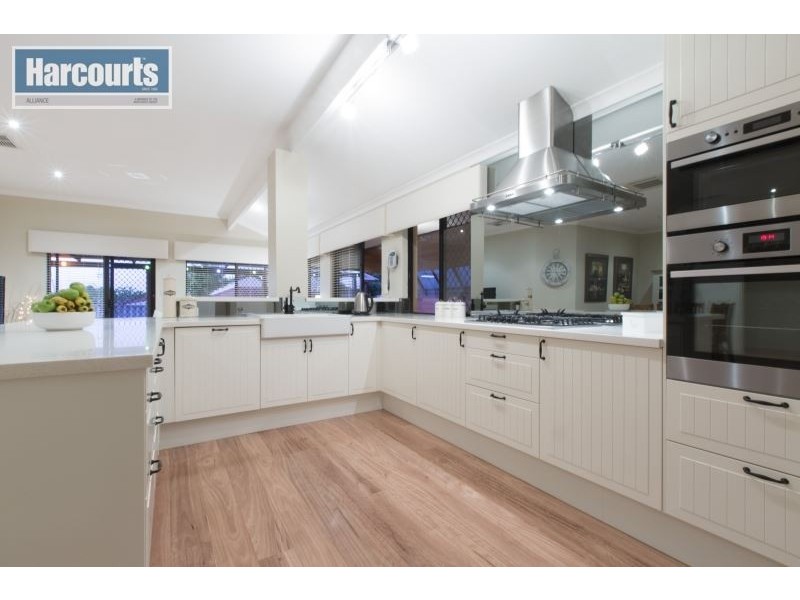 9 Langbank Close, Kinross WA 6028