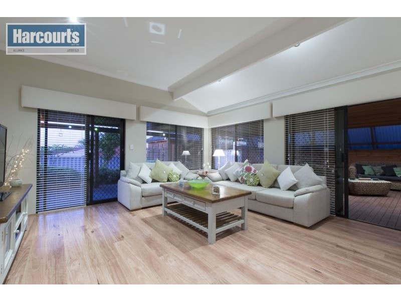 9 Langbank Close, Kinross WA 6028