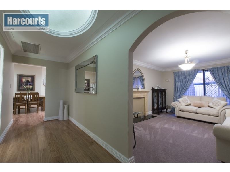 9 Langbank Close, Kinross WA 6028