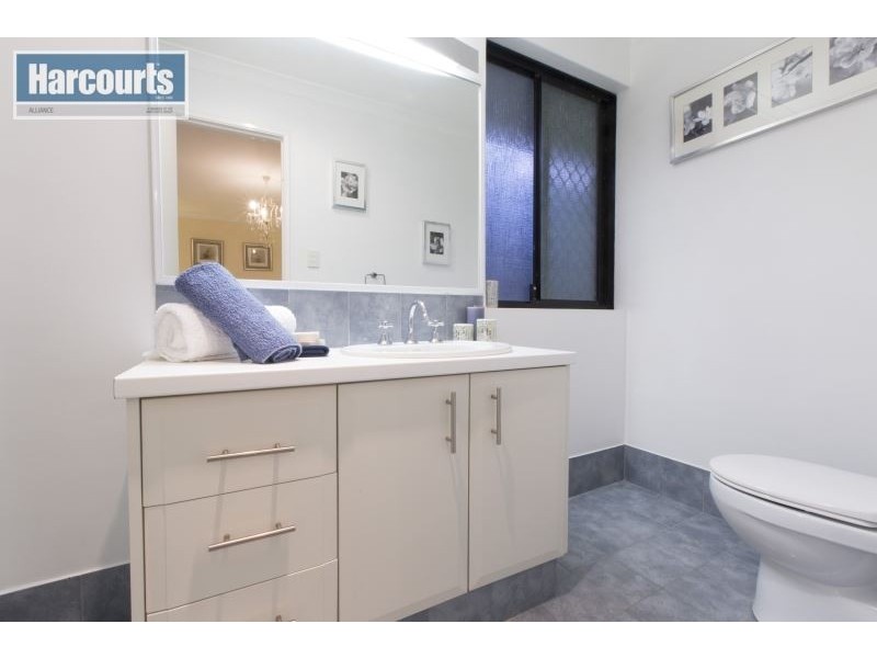 9 Langbank Close, Kinross WA 6028