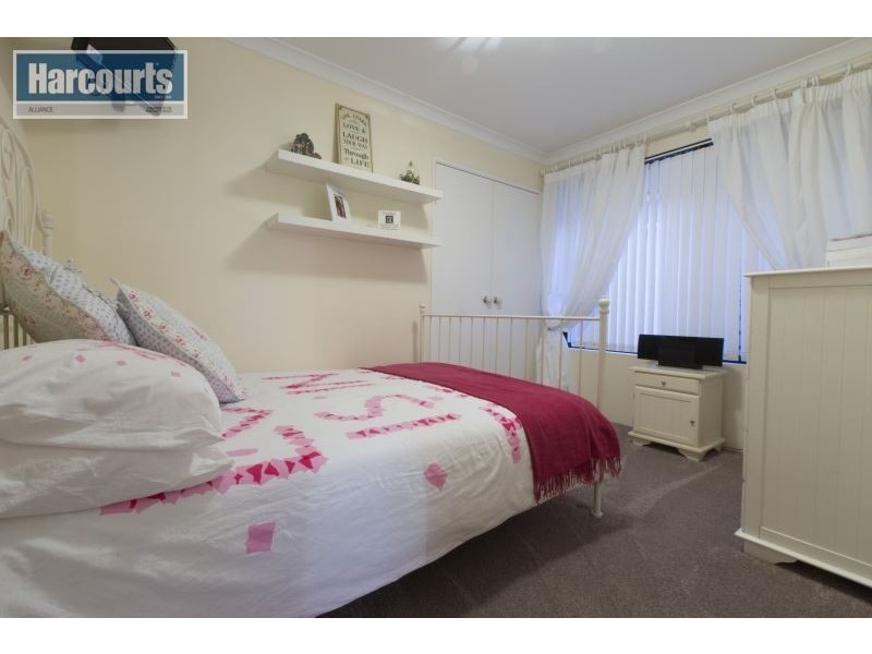 9 Langbank Close, Kinross WA 6028