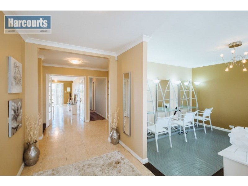 9 Inwood Place, Currambine WA 6028