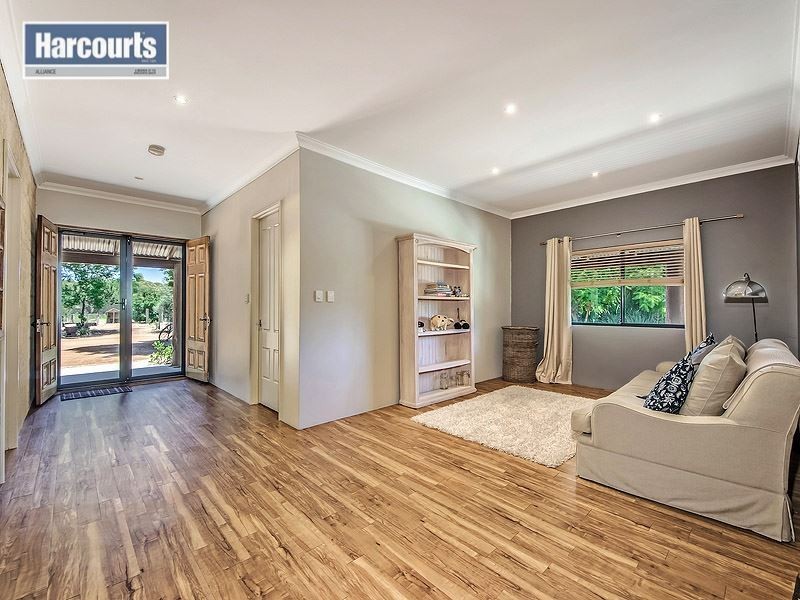 1597 Neaves Road, Bullsbrook WA 6084