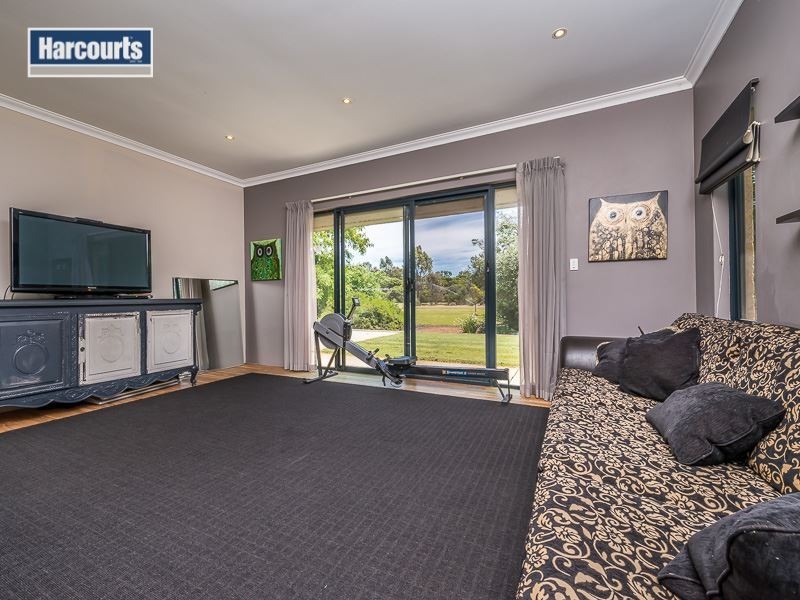 1597 Neaves Road, Bullsbrook WA 6084