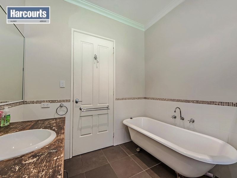 1597 Neaves Road, Bullsbrook WA 6084