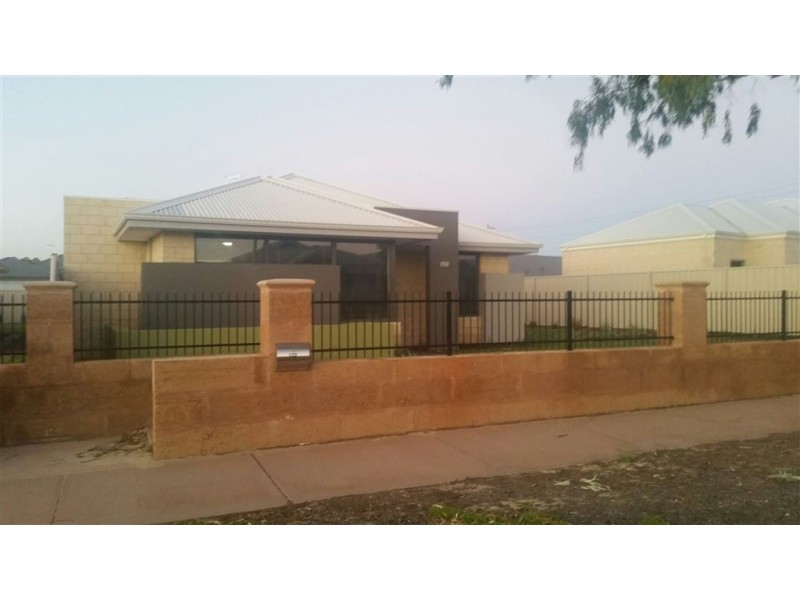 102 Suffolk Street, Caversham WA 6055