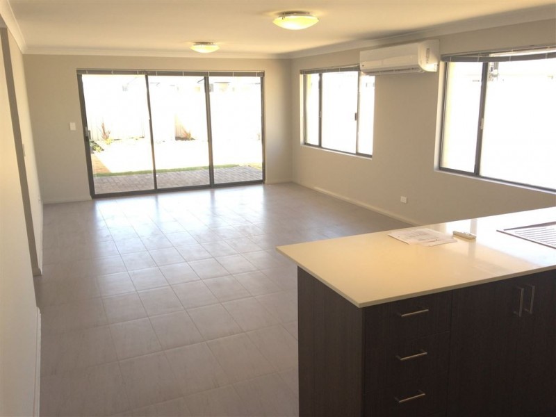 102 Suffolk Street, Caversham WA 6055