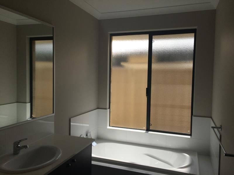 102 Suffolk Street, Caversham WA 6055