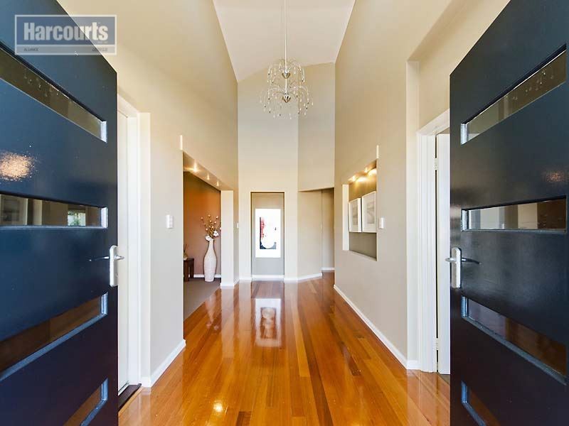 8 Waminda Way, Landsdale WA 6065