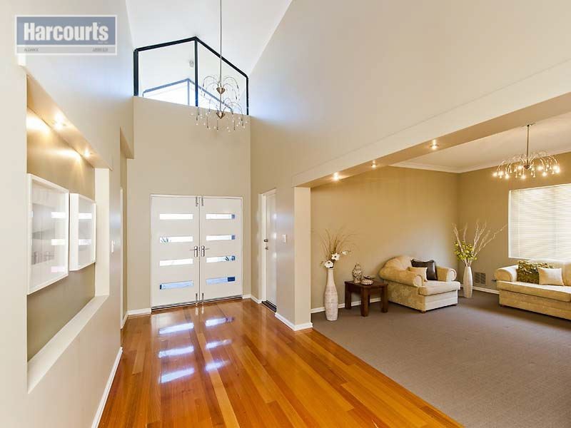 8 Waminda Way, Landsdale WA 6065