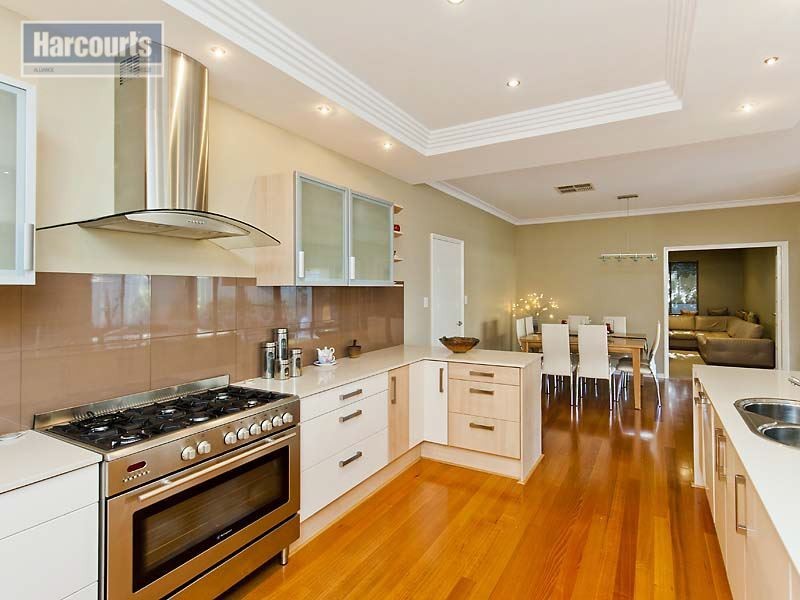 8 Waminda Way, Landsdale WA 6065