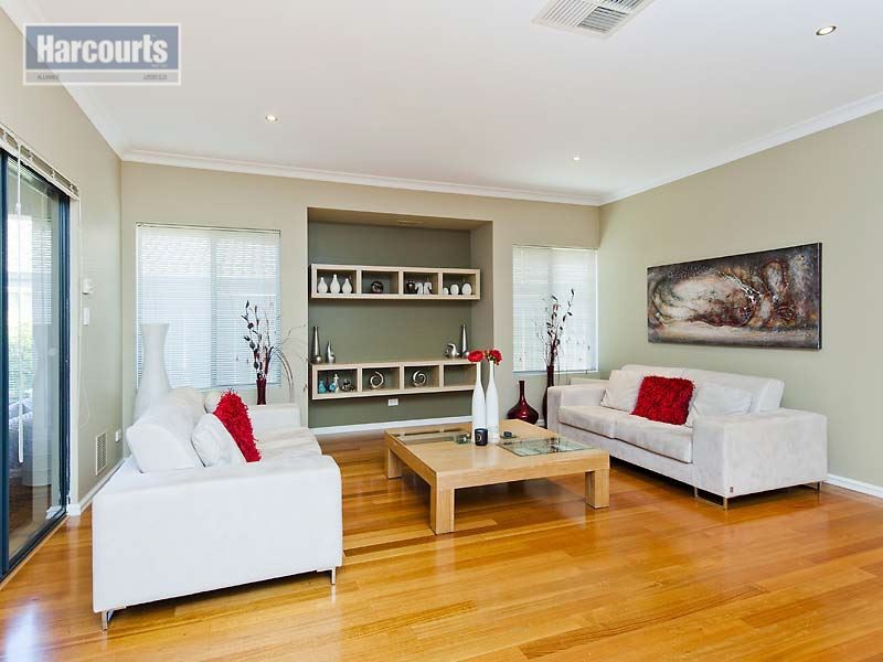 8 Waminda Way, Landsdale WA 6065