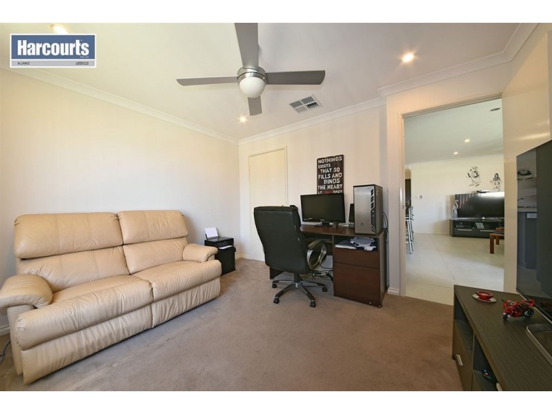 2 Pinot Loop, Pearsall WA 6065