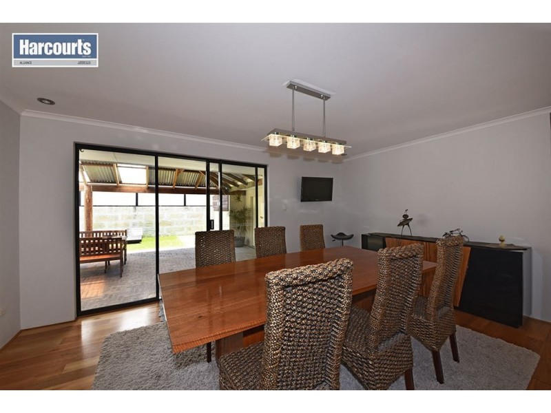 8 Hillside Close, Edgewater WA 6027