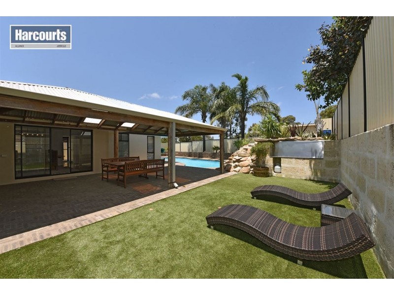 8 Hillside Close, Edgewater WA 6027